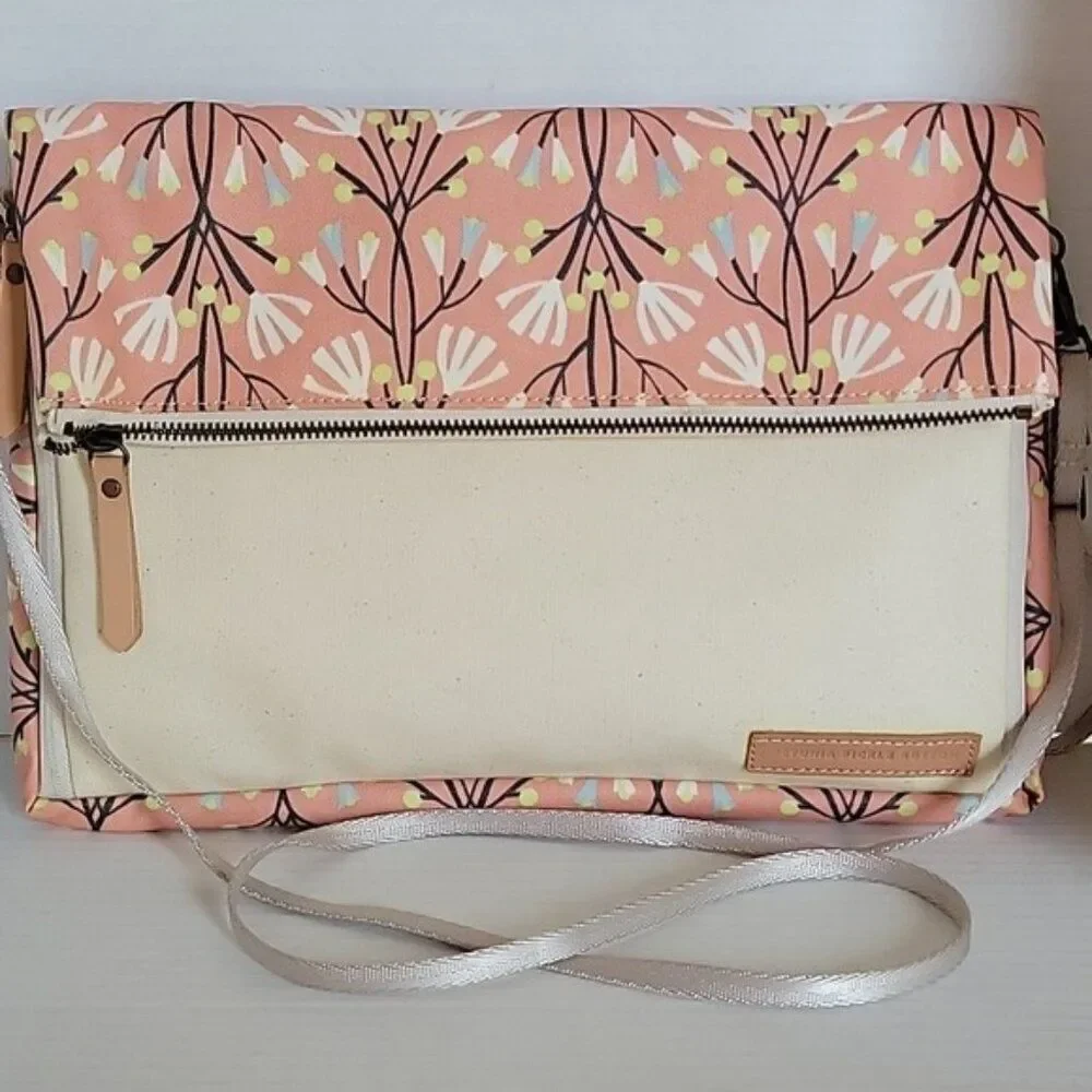 Petunia Pickle Bottom Diaper Bag Birch Blissful Brisbane Shoulder Crossbody Baby